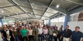 Dotan de mobiliario educativo a 37 escuelas de la sierra gorda