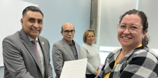Entregan nombramientos a docentes de CECyTEQ