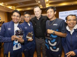 Entrega Gobernador reconocimientos a medallistas de los Paranacionales CONADE 2024