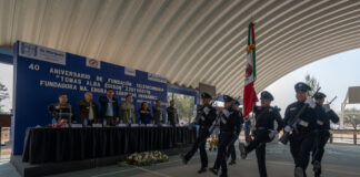 Rodrigo Monsalvo acude al 40 aniversario de telesecundaria en La Griega.