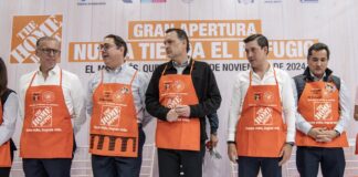 Kuri y Monsalvo encabezan apertura de The Home Depot en El Marqués.