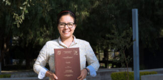 Recibe egresada UAQ el Premio de Transporte Urbano y Movilidad 2024.