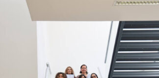 Reconoce Car Herrera a las voluntarias de Casa de la Mujer