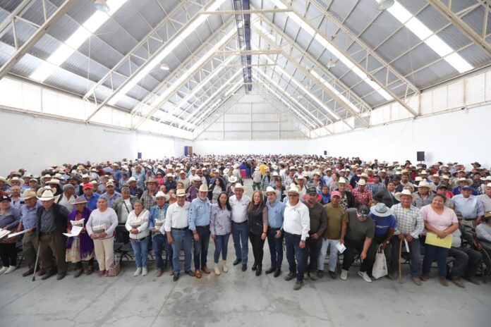 71_273_46918_796492946_SEDEA_Entrega_de_maiz_El_Marques_6