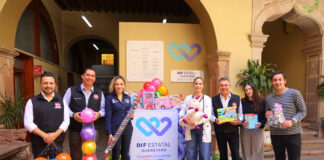 Recibe Car Herrera juguetes para las y los niños en situación vulnerable