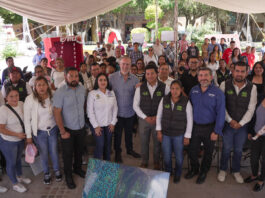 Entrega Marco Del Prete apoyos para el Semidesierto