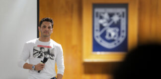 Presenta UAQ “Cae, levántate y triunfa”, de Ángel Reyna