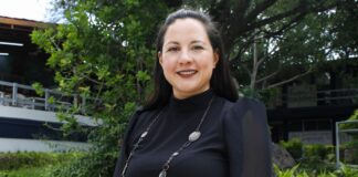 Diserta investigadora UAQ sobre ciudadanía digital, en la UNAM