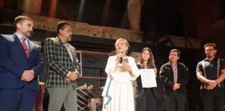 Homenajea UAQ a Lupita y Guillermo Smythe como pilares del teatro queretano