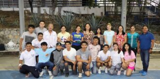 Entrega Martha Elena Soto uniformes deportivos a estudiantes de Centenaria y Benemérita Escuela Normal del Estado