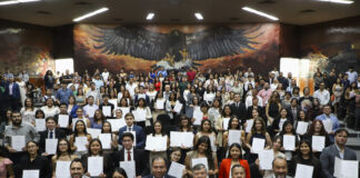 Otorga Derecho UAQ medallas al Mérito Académico 2025