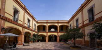 Obtiene UAQ posesión de Patio Barroco