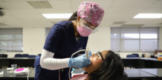 Caries y enfermedad periodontal, lo que más atiende la Clínica Odontológica UAQ