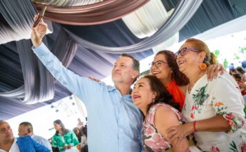 Reconoce Gobernador labor de madres trabajadoras del sector salud y personal de enfermería