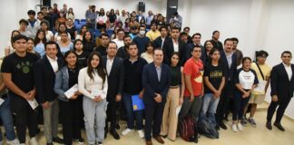 Suman esfuerzos UTEQ y Corregidora con becas del programa Universitario a Paso Firme