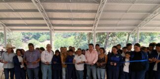 El Instituto de Infraestructura Física Educativa de Querétaro entrega obras educativas en Pinal de Amoles