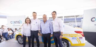 Encabeza Mauricio Kuri la presentación del nuevo modelo QroTaxi