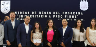 Adjudica UAQ y Corregidora más de 900 becas universitarias