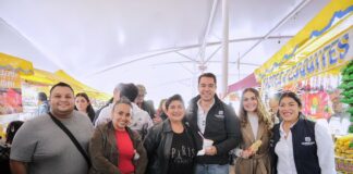 Asiste Felifer Macías al Festival del Elote y el Esquite