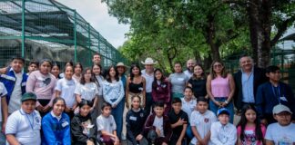 Rodrigo Monsalvo reconoce a estudiantes con excelencia académica durante jornada de convivencia infantil, en El Marqués