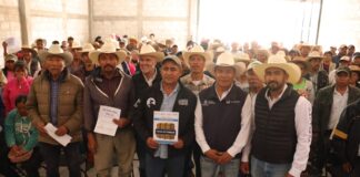 La Secretaría de Desarrollo Agropecuario entrega forraje para ganado en Cadereyta