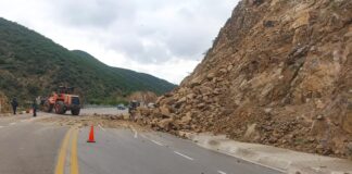 La Comisión Estatal de Infraestructura atiende derrumbe en el municipio de Cadereyta de Montes