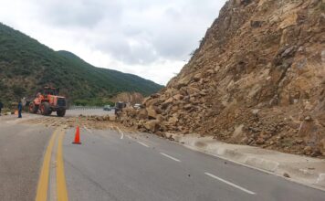 La Comisión Estatal de Infraestructura atiende derrumbe en el municipio de Cadereyta de Montes