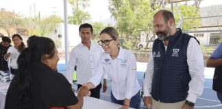 El Sistema Estatal para el Desarrollo Integral de la Familia entrega lentes para beneficiarios del municipio de Tolimán