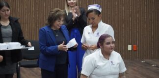 Encabezan Adriana Olvera y Vanesa Garfias ceremonia de imposición de cofias a futuras enfermeras