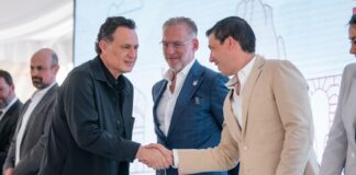 Rodrigo Monsalvo asiste a la celebración del 30 aniversario de Mars Incorporated en El Marqués