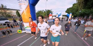 Encabeza Felifer Macías Medio Maratón por el 494 aniversario de Querétaro