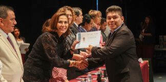 Encabeza Martha Soto Clausura de Cursos 2025 del CETIS 16