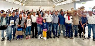 La Secretaría de Desarrollo Agropecuario entrega forraje para ganado en El Marqués