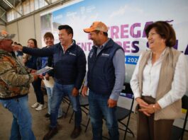 Entrega Jairo Morales segunda etapa de Calentadores Solares
