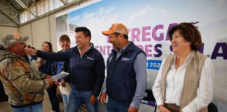 Entrega Jairo Morales segunda etapa de Calentadores Solares