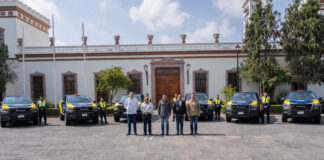 Rodrigo Monsalvo entrega 10 nuevas unidades a la Secretaría de Movilidad