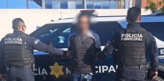 Asegurado en Paseo Querétaro esquina con Pirineos, por usurpación de funciones
