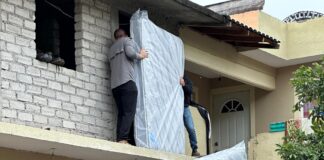 Entrega Rodrigo Monsalvo apoyo a las familias afectadas por las lluvias en El Marqués