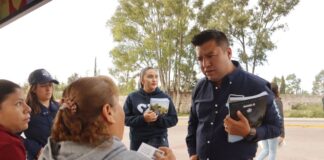 Jairo Morales lleva los resultados de su primer año casa por casa