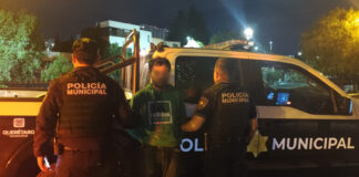 Policías del municipio de Querétaro recuperan auto recién robado