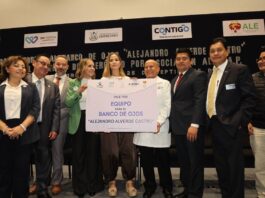 Atestigua Car Herrera la entrega de equipo para el Banco de Ojos Alejandro Alverde Castro