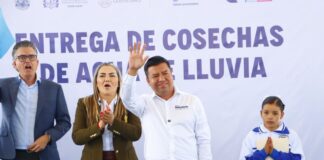 Impulsa Jairo Morales sustentabilidad con entrega de Sistema de Cosecha de Agua