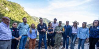 Supervisa Gobernador liberación de carretera afectada por deslave en San Joaquín