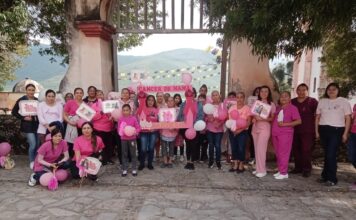 La Secretaría de Salud Realiza Caminata Rosa en Landa de Matamoros
