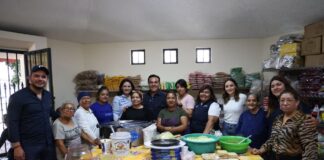 Participan 28 Clubes del Adulto Mayor en el concurso de altares