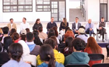 Chepe Guerrero entrega barda perimetral en Escuela de Bachilleres UAQ, en Charco Blanco
