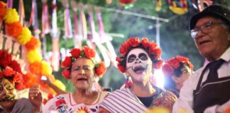 Huimilpan celebra con gran éxito su tradicional Desfile de Día de Muertos