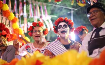 Huimilpan celebra con gran éxito su tradicional Desfile de Día de Muertos