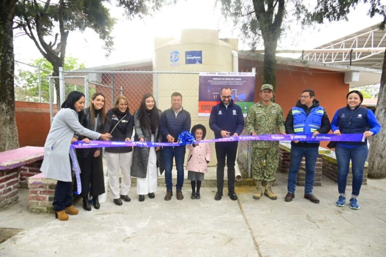 Impulsa Jairo Morales escuelas sustentables con sistemas de Cosecha de Agua de Lluvia