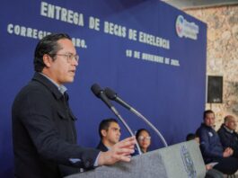 Chepe Guerrero entrega Becas de Excelencia a estudiantes de Corregidora; suman 462 beneficiados